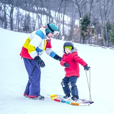 El material y la cuerda de los trineos de nieve para niños incluidos