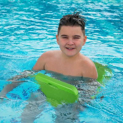 Juego de agua para niños con Woowave Green Swim Floats Kickboard Toy