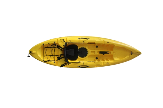 Una sola persona sentada en la parte superior del kayak de pesca para turismo y turismo