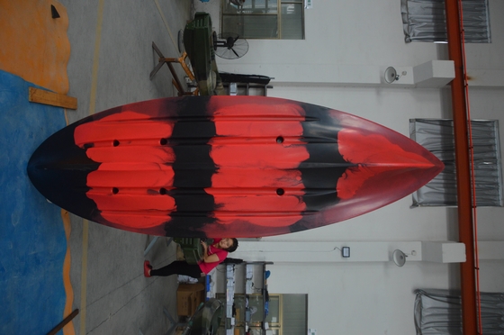 130 kg/287 lbs Capacidad de carga 2.7M 1 persona Sentado en la parte superior del kayak para la pesca de la familia